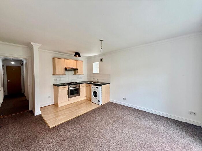 1 Bedroom Flat To Rent In Alhambra Road, Southsea, PO4