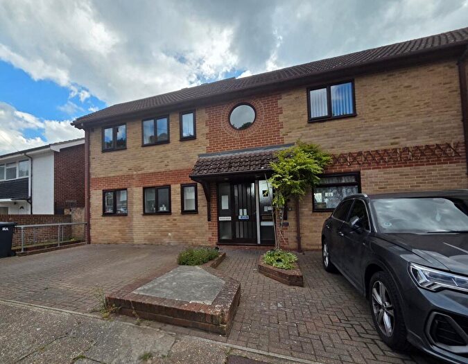 1 Bedroom Apartment To Rent In Beacon Road, Chatham, ME5