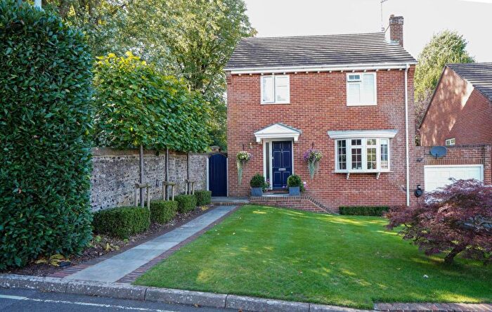 4 Bedroom Detached House For Sale In Queen Annes Close, Lewes, BN7