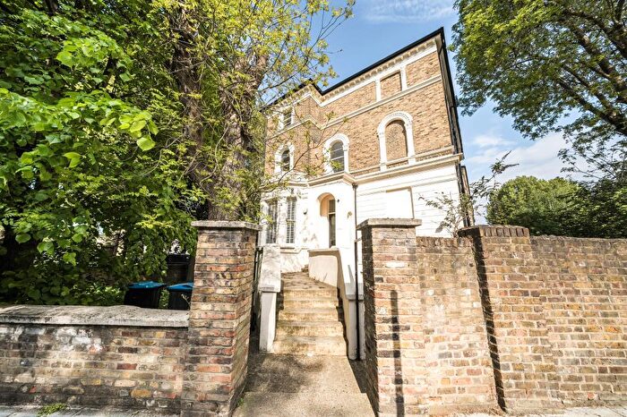 2 Bedroom Flat For Sale In Cambridge Gardens, Kilburn Park, NW6