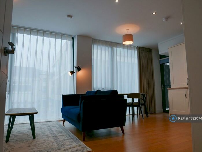 2 Bedroom Flat To Rent In High Street, Holywood, BT18