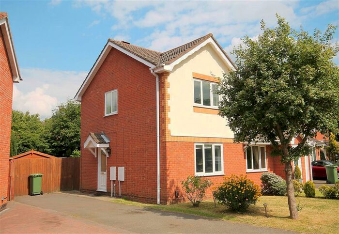 2 Bedroom Semi-Detached House To Rent In Surrey Drive, Tamworth, Staffordshire, B78