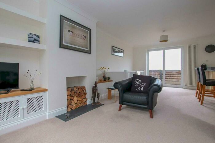 4 Bedroom House To Rent In Edgeworth Road, BA2