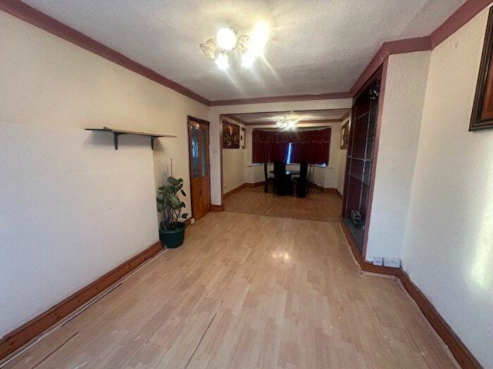 3 Bedroom Terraced House To Rent In Oxleay Road, Harrow, HA2