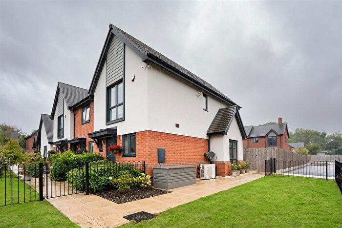 2 Bedroom End Of Terrace House For Sale In Kingswood Green, Lapworth, Solihull, B94