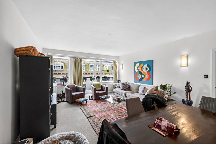 3 Bedroom Flat To Rent In Weymouth Street, London, W1W