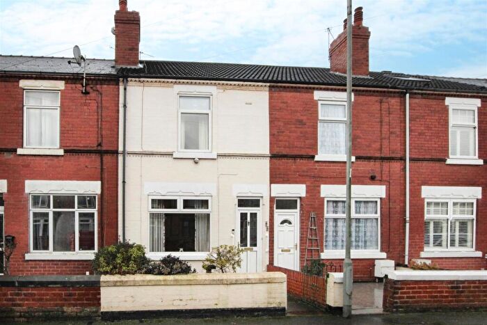 3 Bedroom Terraced House For Sale In Washington Grove, Doncaster, DN5