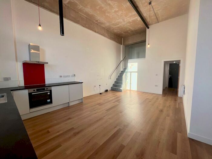 1 Bedroom Apartment To Rent In High Street, West Bromwich, B70