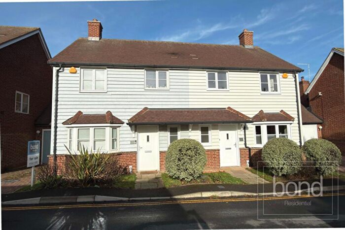 3 Bedroom Semi-Detached House For Sale In Eves Corner, Danbury, CM3