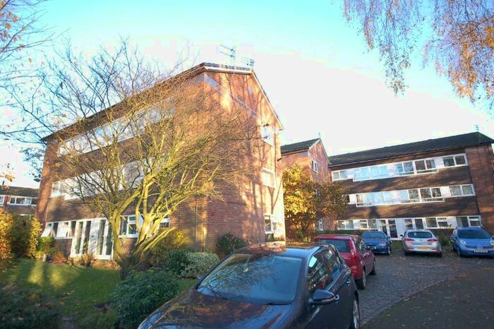 2 Bedroom Flat To Rent In Lawngreen Avenue, Chorlton Green, M21