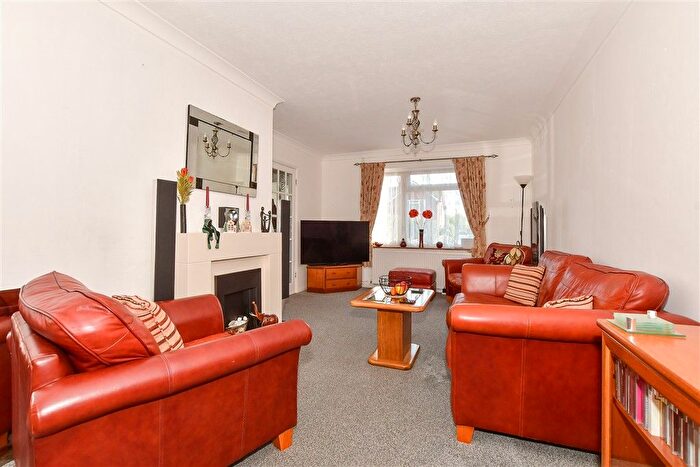 3 Bedroom Detached House For Sale In Jubilee Road, Littlebourne, Canterbury, Kent, CT3