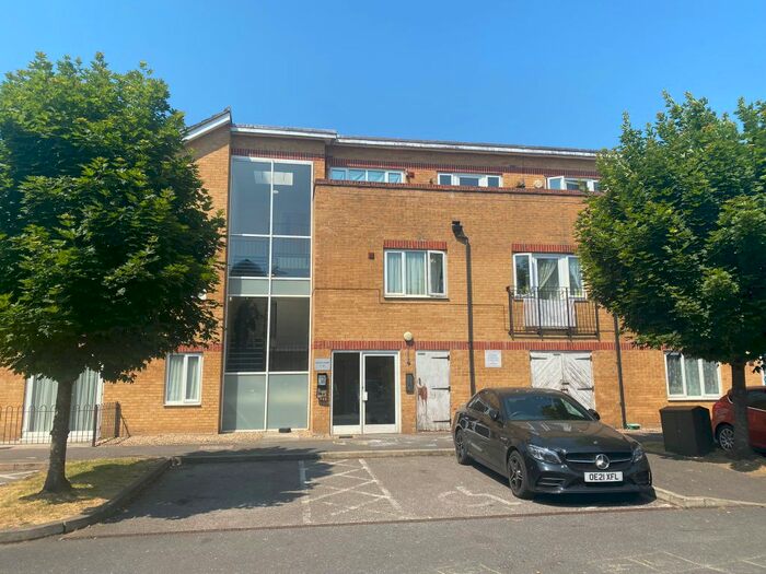 2 Bedroom Flat To Rent In St. Giles Close, Hounslow, TW5