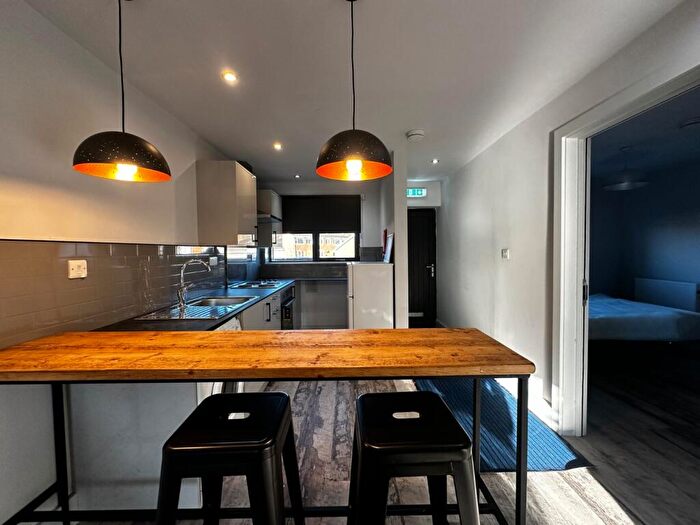 2 Bedroom Flat To Rent In Old Brickyard, Nottingham, Nottinghamshire, NG3