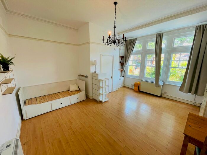 Studio To Rent In Dartmouth Road, London, NW2