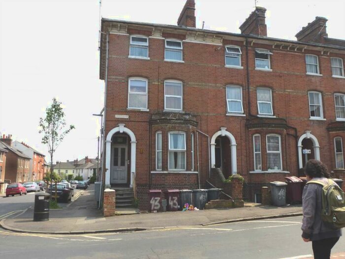 1 Bedroom Flat To Rent In Russell Street, Reading, RG1