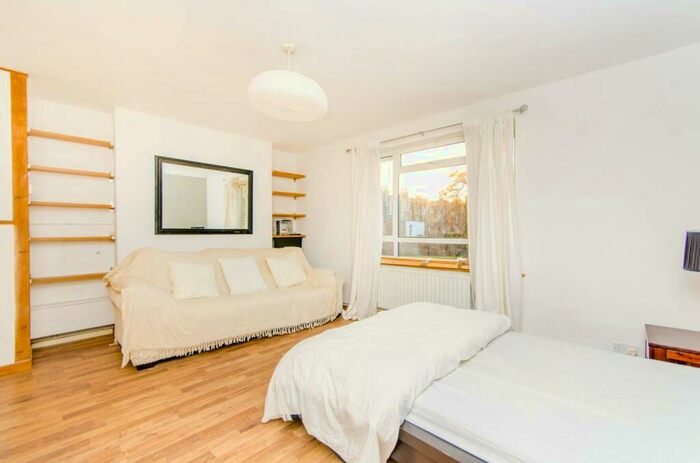 Studio To Rent In Lofting Road, Barnsbury, London, N1