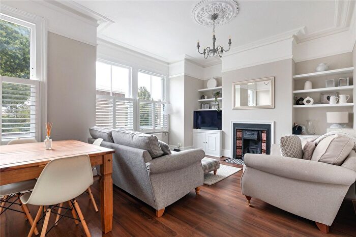 3 Bedroom Maisonette For Sale In Franciscan Road, London, SW17