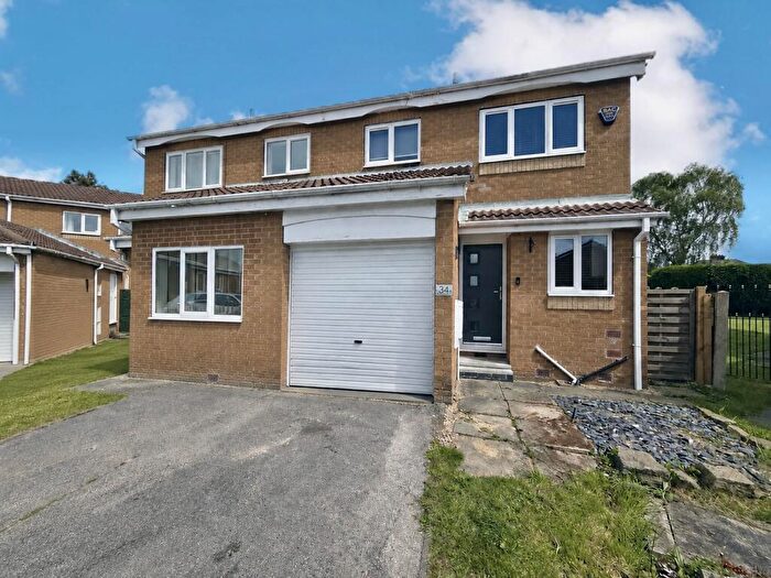3 Bedroom Semi Detached House For Sale In Ringwood Grove, Sothall, Sheffield, S20