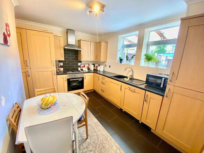 3 Bedroom House To Rent In Arrowsmith Road, Chigwell, IG7