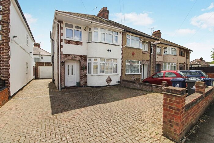 3 Bedroom End Of Terrace House For Sale In Alderney Gardens, Northolt, UB5