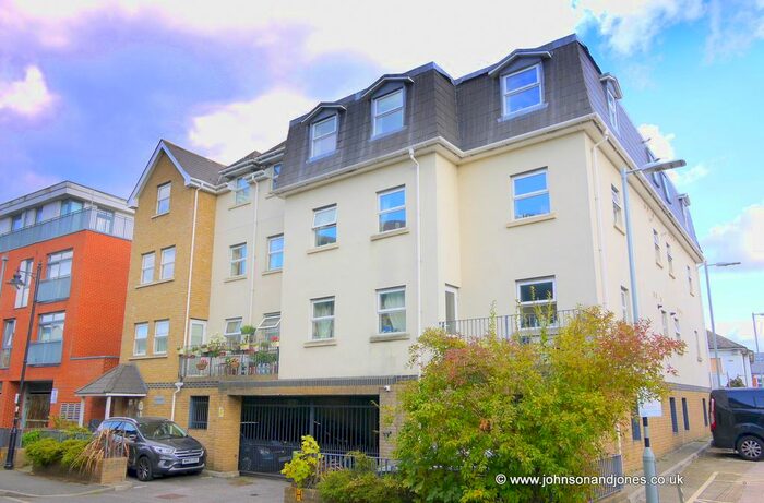 2 Bedroom Flat To Rent In Fox Lane North, Chertsey, KT16