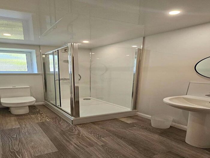 2 Bedroom Flat To Rent In Rosebank Gardens, Aberdeen, AB11