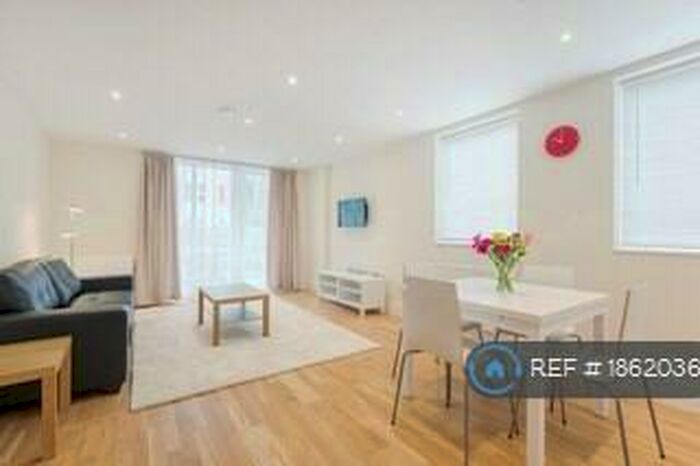 3 Bedroom Flat To Rent In St. Annes Street, London, E14