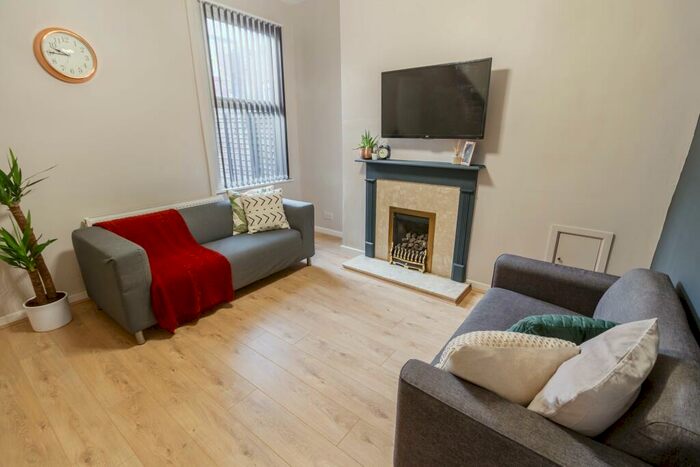 3 Bedroom House To Rent In Molyneux Road, L6