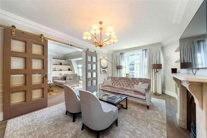 5 Bedroom Flat To Rent In Lincoln House, Basil Street, Knightsbridge, SW3