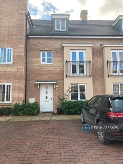 4 Bedroom Terraced House To Rent In Buttercup Avenue, St. Neots, PE19