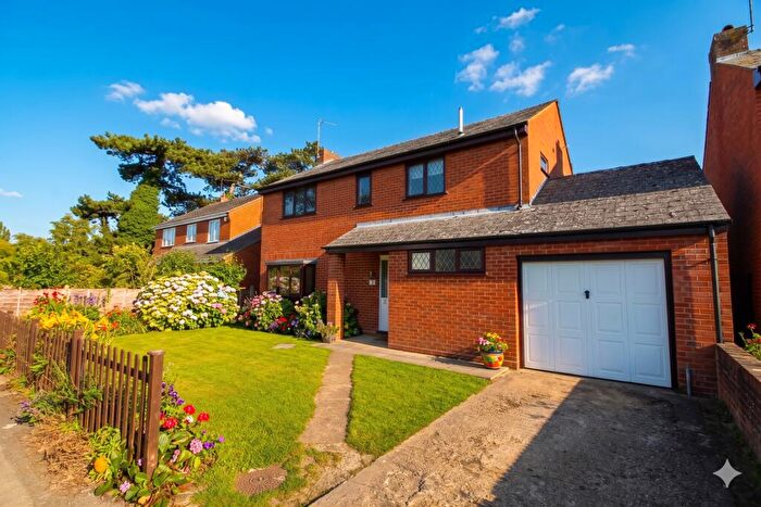 4 Bedroom Detached House For Sale In Castle Meadow Close, Newport Pagnell, MK16