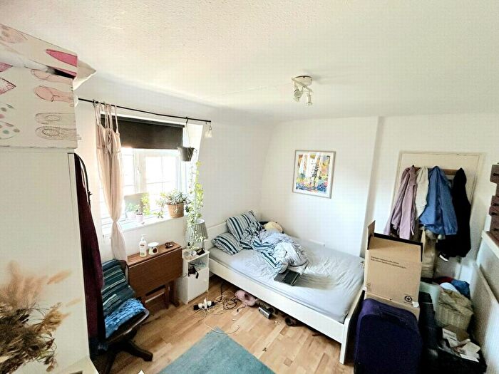 3 Bedroom Flat To Rent In Goldie House, Hazellville Road, Archway, N19