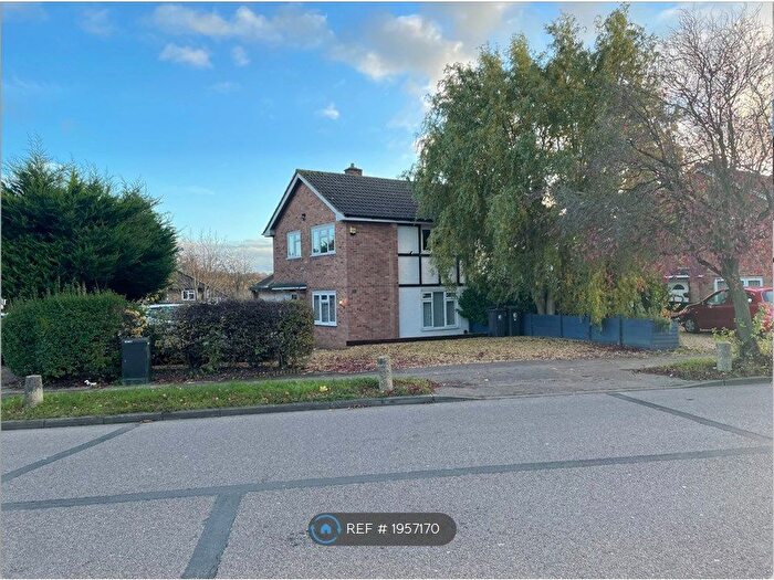 2 Bedroom Semi-Detached House To Rent In Oakwood Hill, Loughton, IG10