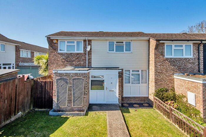 3 Bedroom End Of Terrace House For Sale In Brambledown, Hartley, Longfield, Kent, DA3