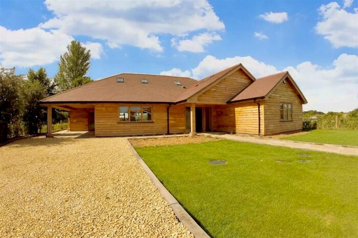 4 Bedroom Detached Bungalow To Rent In Maypole Lane, Yapton, BN18