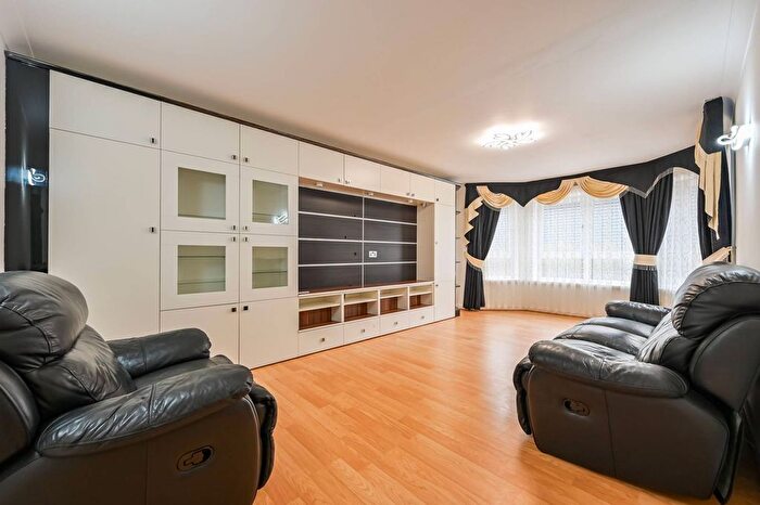2 Bedroom Flat For Sale In Homer Drive, Canary Wharf, London, E14