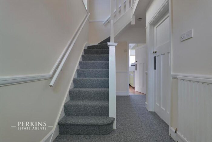 3 Bedroom Semi-Detached House To Rent In Harrow, HA2