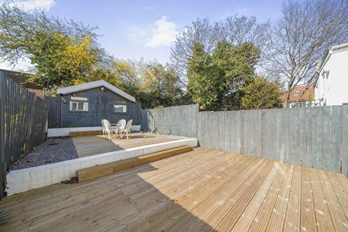 1 Bedroom Flat For Sale In Queen Mary Road, Crystal Palace, London, SE19