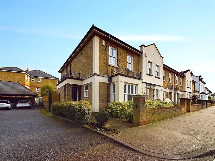 3 Bedroom End Of Terrace House To Rent In Beauchamp Road, Twickenham, TW1