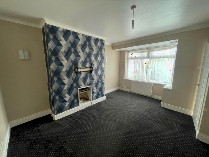 2 Bedroom Flat To Rent In Fallowfield Avenue, Fawdon, NE3