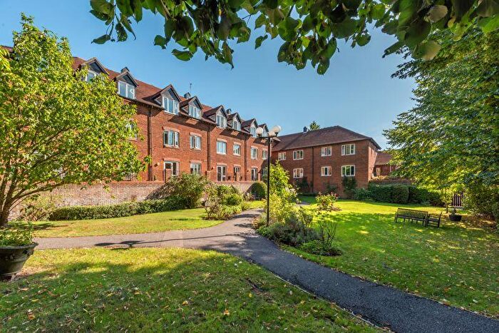 2 Bedroom Retirement Property For Sale In Leatherhead, KT22