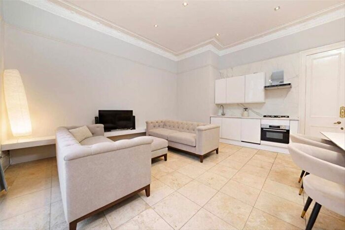 1 Bedroom Flat To Rent In Palace Gardens Terrace, Kensington, W8