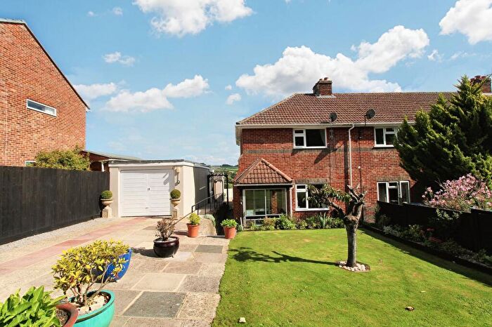 3 Bedroom End Of Terrace House For Sale In The Hollows, Wilton, SP2