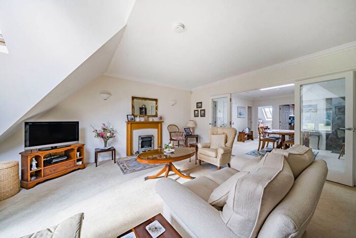 3 Bedroom Flat To Rent In Bramley Grange, Bramley, Guildford, GU5