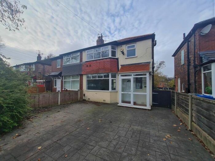 3 Bedroom Semi-Detached House To Rent In Prestfield Road, Whitefield, M45
