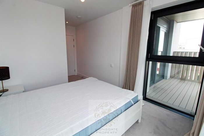 2 Bedroom Apartment To Rent In Hawksbury Heights, Hewson Way, London, SE17