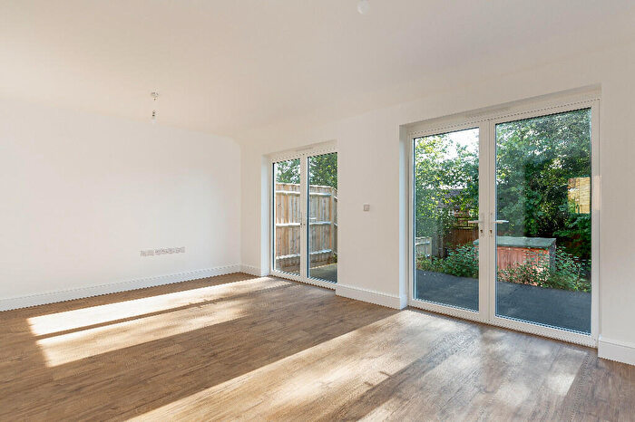 3 Bedroom Semi-Detached House For Sale In Oakley Gardens, Merstham, Redhill, RH1