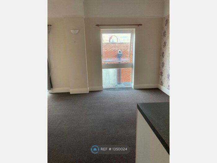 1 Bedroom Flat To Rent In Effingham Street, Ramsgate, Kent, CT11
