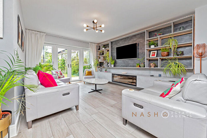 4 Bedroom Detached House For Sale In Fensom Place, Oakgrove, MK10