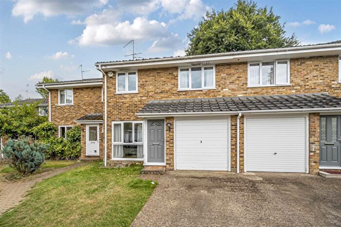 4 Bedroom Terraced House For Sale In In The Ray, Maidenhead, SL6